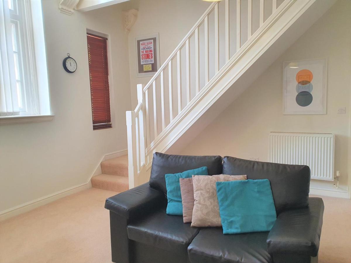 Central Apartments - Spacious 2 Beds Swindon Extérieur photo