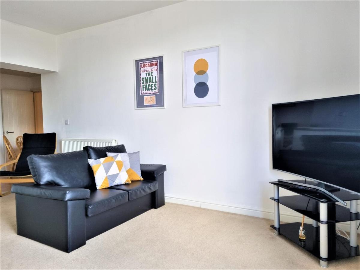 Central Apartments - Spacious 2 Beds Swindon Extérieur photo